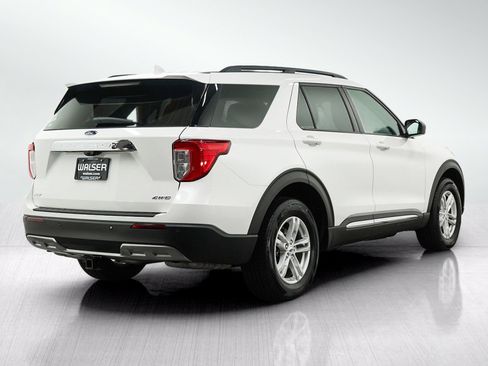 Used 2024 Ford Explorer XLT w/ Equipment Group 202A AWD/4WD image 5