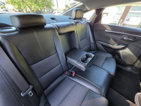 Used 2017 Chevrolet Impala LT image 22