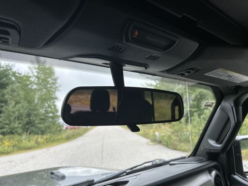 Used 2022 Jeep Gladiator Sport AWD/4WD image 28