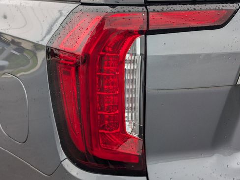 Used 2021 GMC Yukon SLT RWD image 11