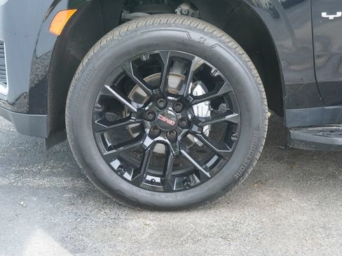 Used 2022 GMC Yukon SLE AWD/4WD image 6