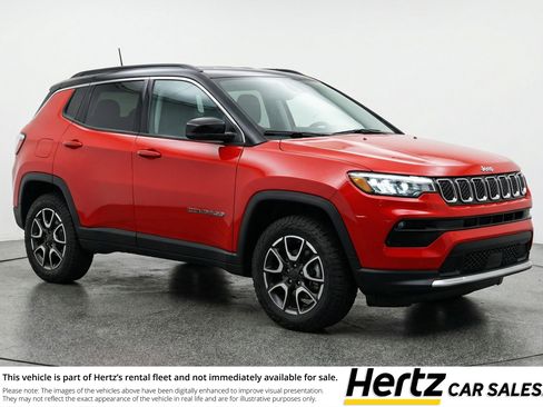 Used 2025 Jeep Compass Trailhawk AWD/4WD image 1