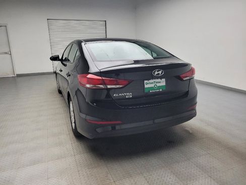 Used 2018 Hyundai Elantra SE FWD image 6