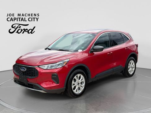 Used 2023 Ford Escape Active w/ Tech Pack #1 AWD/4WD image 10