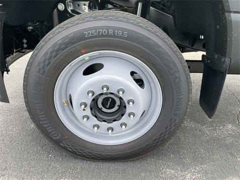 Used 2024 Ford F550 XL w/ Snow Plow Prep Package image 11