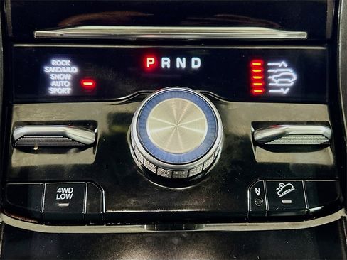 Used 2022 Jeep Grand Cherokee L Overland w/ Advanced Protech Group III image 15