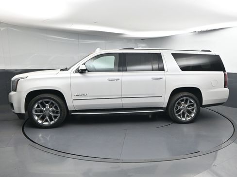 Used 2018 GMC Yukon XL Denali w/ Open Road Package AWD/4WD image 5