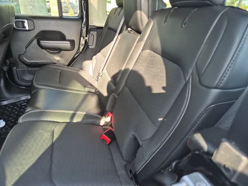 Used 2020 Jeep Wrangler Unlimited Sport AWD/4WD image 6