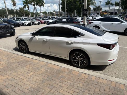 Certified 2023 Lexus ES 350 w/ Premium Package FWD image 7