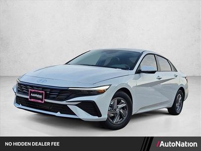 New 2026 Hyundai Elantra SE