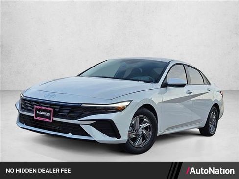 New 2026 Hyundai Elantra SE FWD image 1