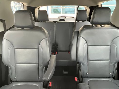 Used 2018 Chevrolet Traverse Premier w/ LPO, Floor Liner Package AWD/4WD image 15