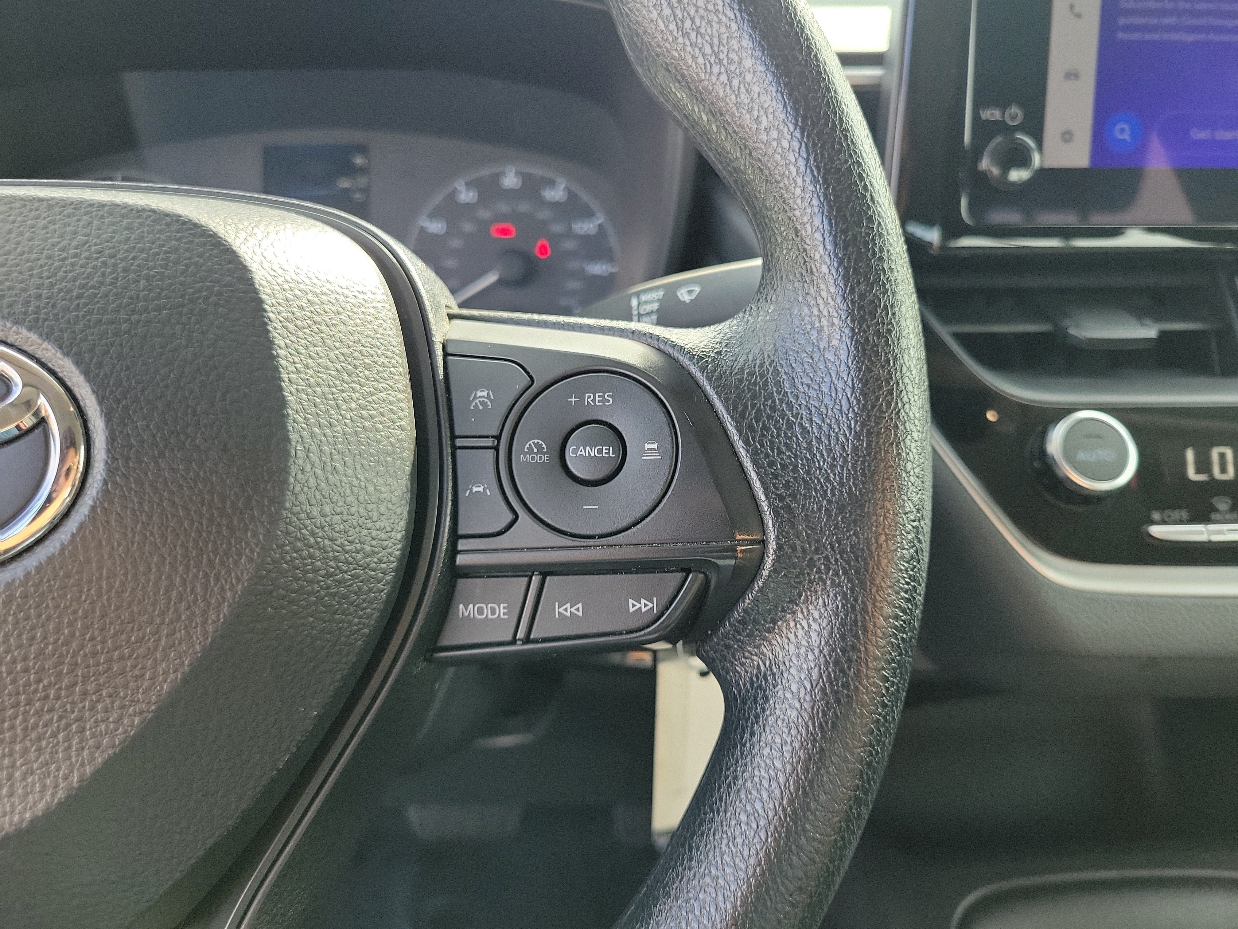 Used 2025 Toyota Corolla LE FWD image 23