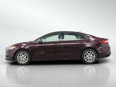 Used 2013 Ford Fusion SE FWD image 2