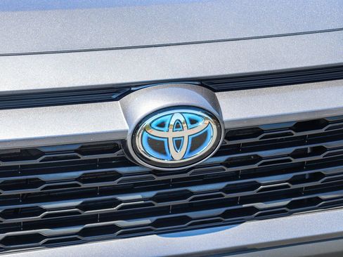 Certified 2024 Toyota RAV4 XLE AWD/4WD image 13