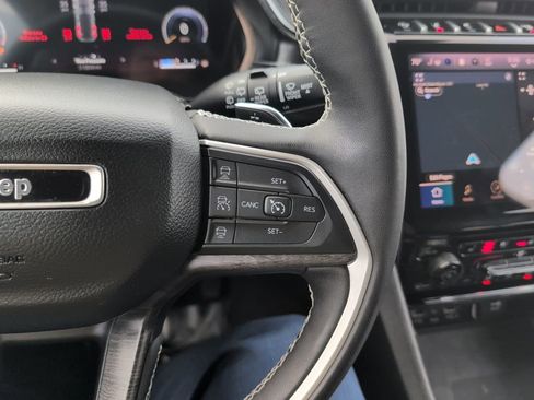 Used 2023 Jeep Grand Cherokee Limited w/ Luxury Tech Group II image 29