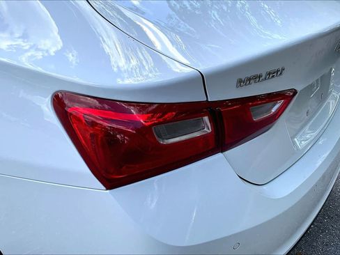Used 2024 Chevrolet Malibu LT FWD image 28