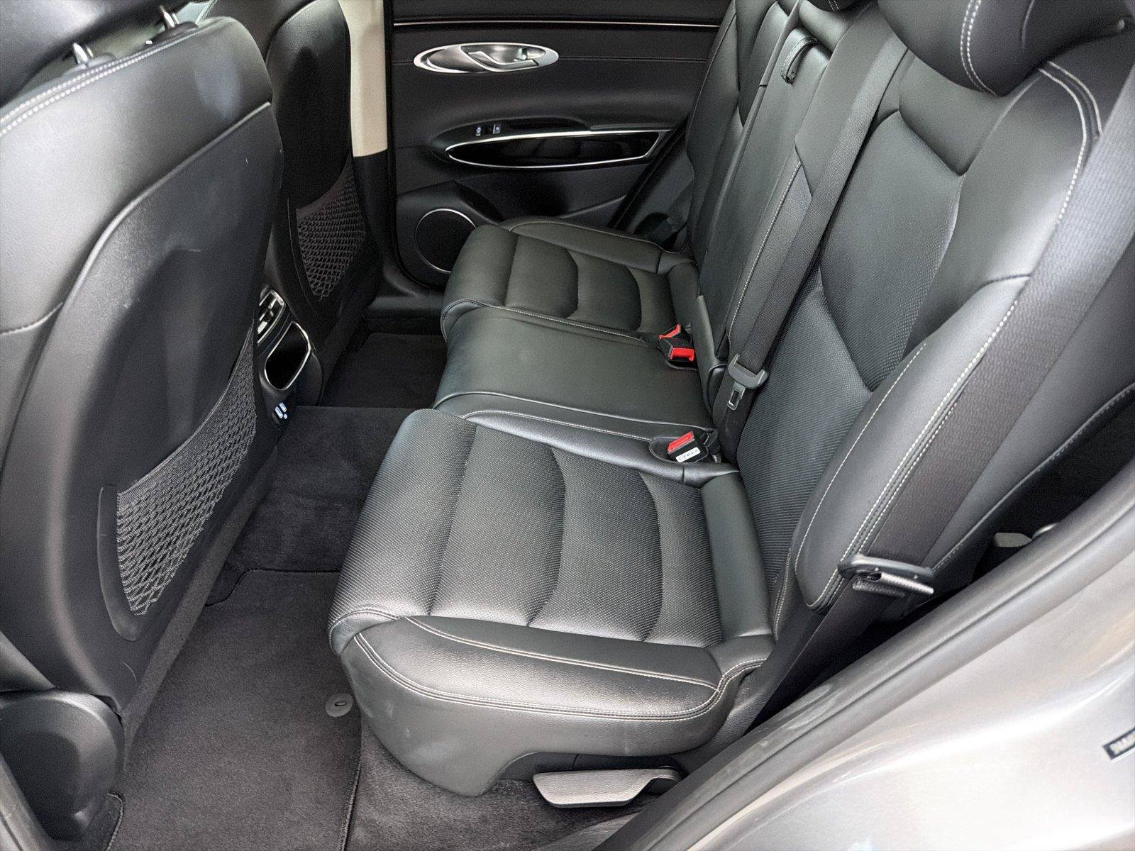 Used 2025 Genesis GV70 2.5T AWD/4WD image 20