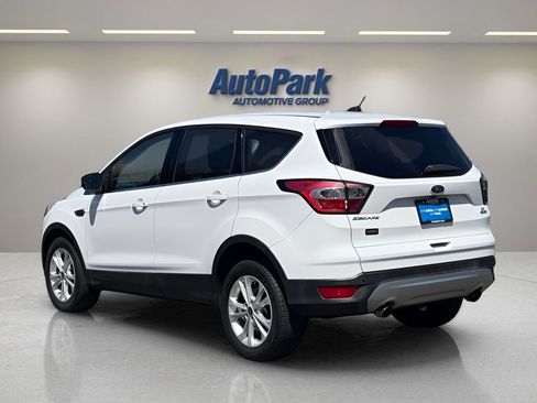 Used 2017 Ford Escape SE AWD/4WD image 5