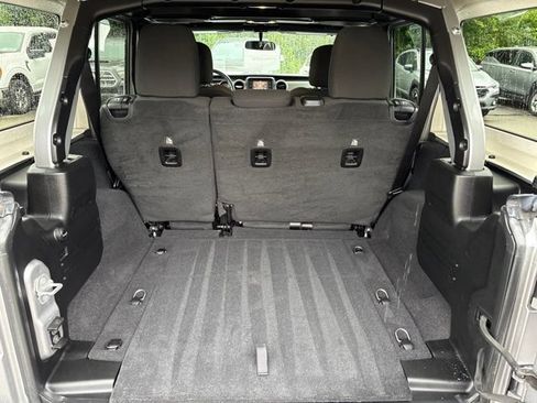 Used 2019 Jeep Wrangler Unlimited Sport S AWD/4WD image 13