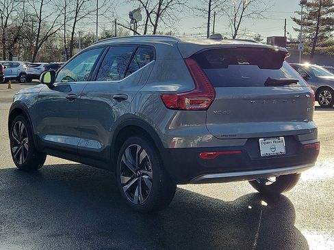 Used 2025 Volvo XC40 B5 Ultra w/ Protection Package Premier image 4