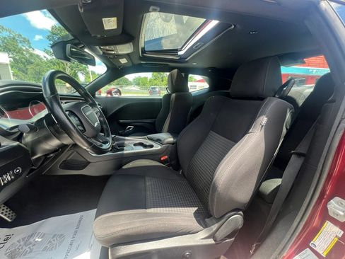 Used 2017 Dodge Challenger R/T RWD image 8