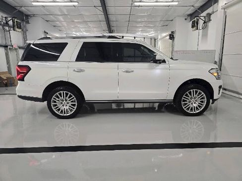 Used 2024 Ford Expedition Limited AWD/4WD image 11