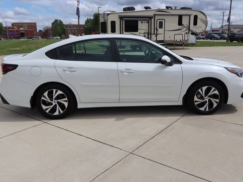 Used 2025 Subaru Legacy Premium AWD/4WD image 4