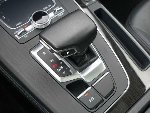 Used 2019 Audi Q5 2.0T Premium Plus w/ Premium Plus Package AWD/4WD image 13