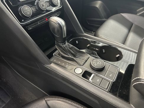 Used 2023 Volkswagen Atlas Cross Sport SEL image 5