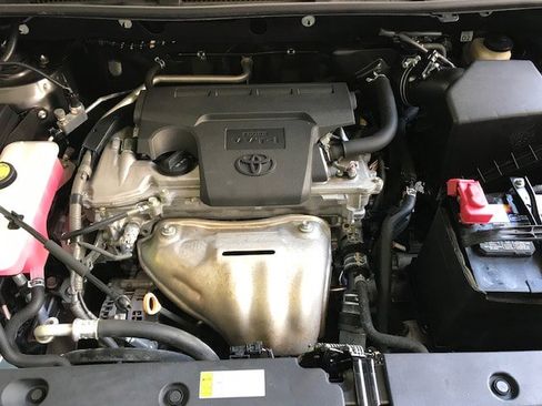 Used 2017 Toyota RAV4 Limited image 11