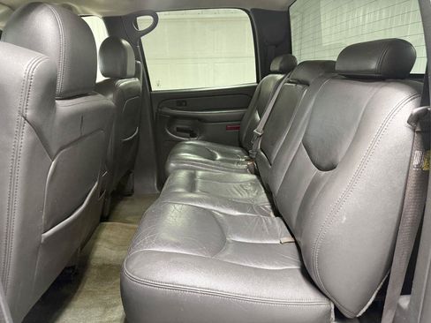 Used 2004 Chevrolet Silverado 2500 LT w/ Skid Plate Package AWD/4WD image 23