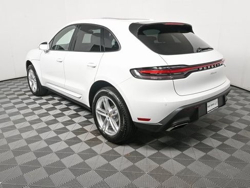 Certified 2025 Porsche Macan image 3