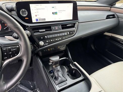 Certified 2025 Lexus ES 350 w/ Premium Package image 28