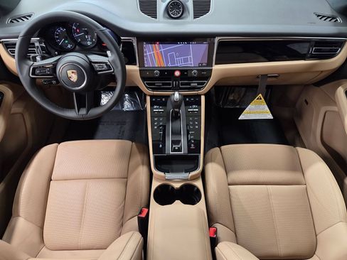 Certified 2026 Porsche Macan AWD/4WD image 13
