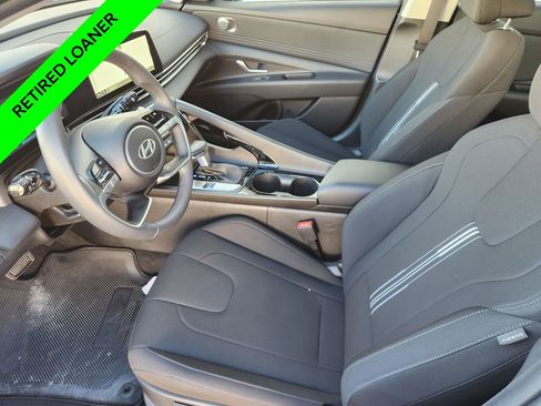New 2025 Hyundai Elantra SEL image 10