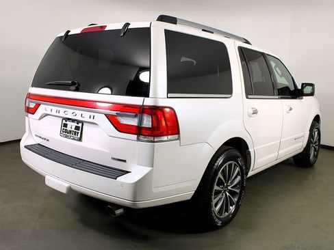 Used 2016 Lincoln Navigator Select image 7
