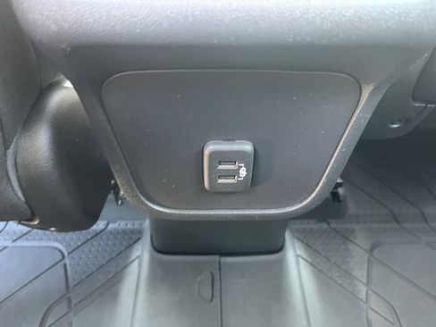 Used 2021 Chevrolet Equinox LT FWD image 26