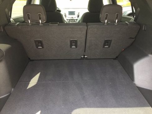 Used 2020 Chevrolet Equinox LS w/ LS Convenience Package AWD/4WD image 16
