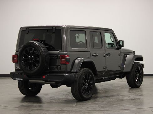 Used 2025 Jeep Wrangler Unlimited Sahara w/ Safety Group AWD/4WD image 8