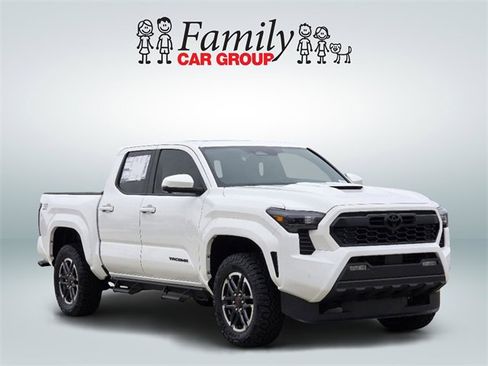 New 2024 Toyota Tacoma TRD Off-Road image 2