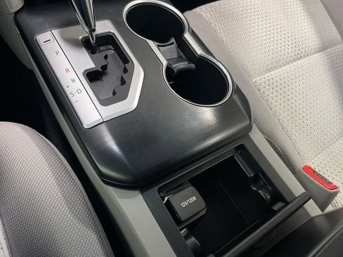 Used 2014 Toyota Camry LE image 16