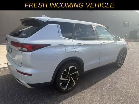 Used 2022 Mitsubishi Outlander SE image 4
