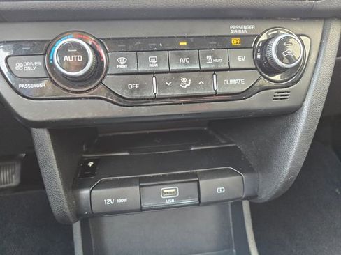 Used 2022 Kia Niro EX w/ Cold Weather Package FWD image 32