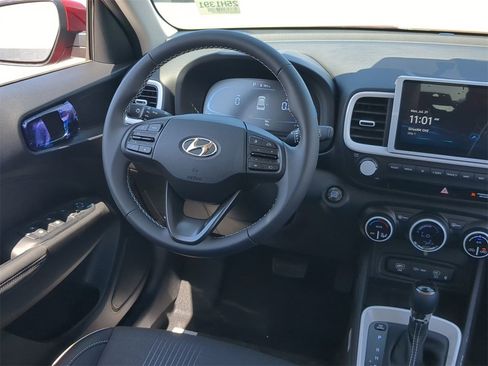 New 2025 Hyundai Venue Limited image 13