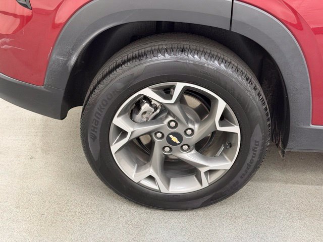 Used 2025 Chevrolet Trax LT FWD image 28