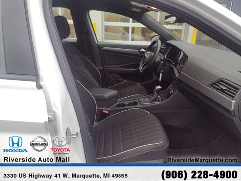 Used 2024 Volkswagen Jetta Sport image 25