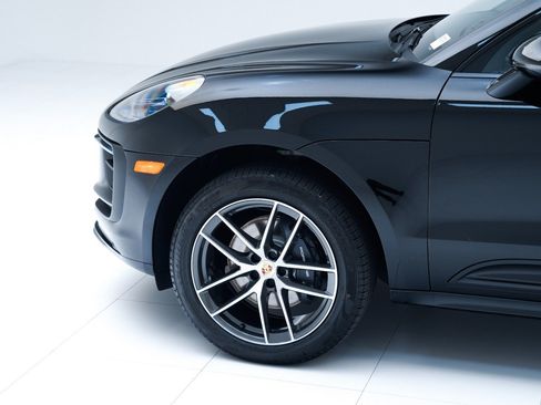 Used 2026 Porsche Macan AWD/4WD image 11