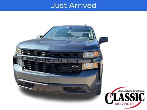 Used 2020 Chevrolet Silverado 1500 Custom w/ Custom Value Package image 5