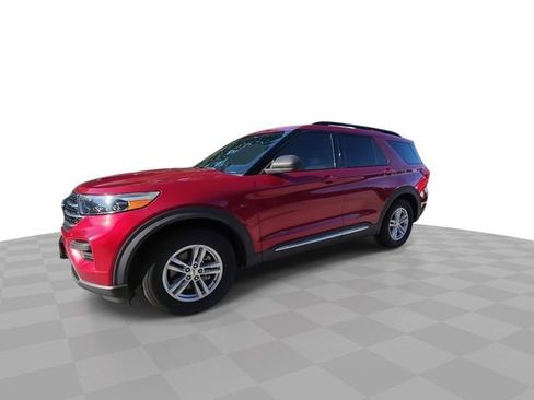 Used 2020 Ford Explorer XLT RWD image 4